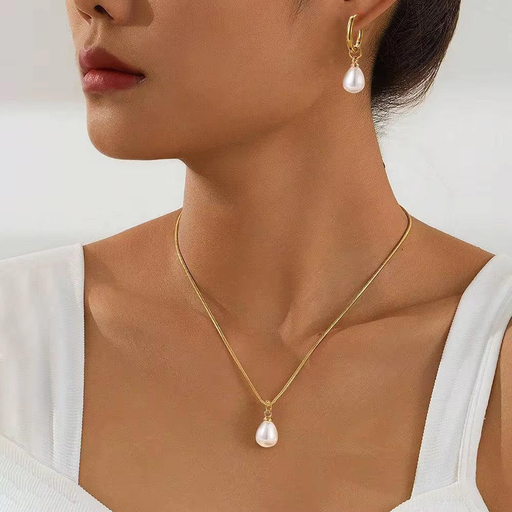 Set Necklace And Earrings